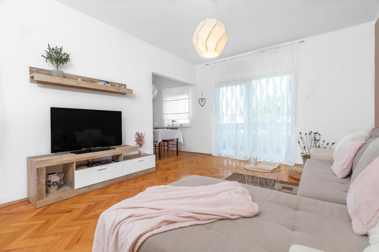 Apartments Come&Stay Punat Bagian luar foto