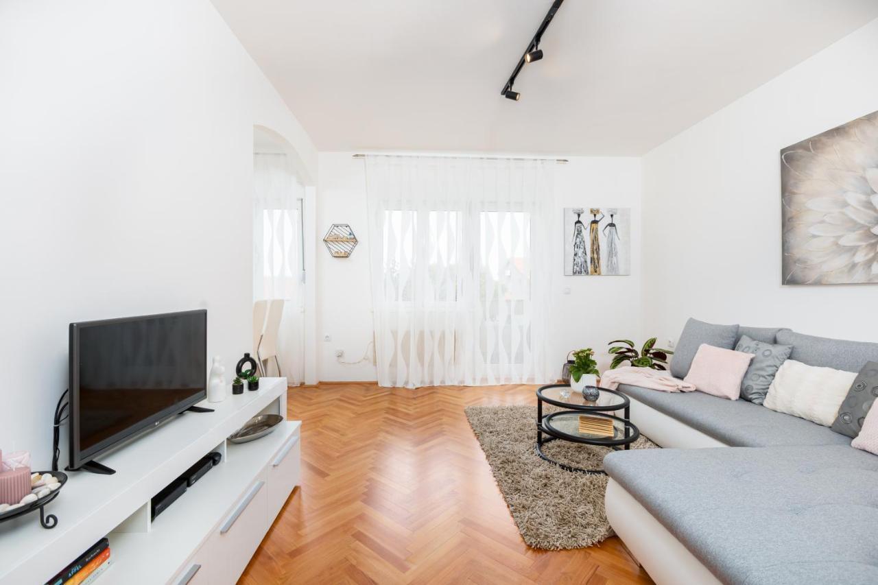 Apartments Come&Stay Punat Bagian luar foto