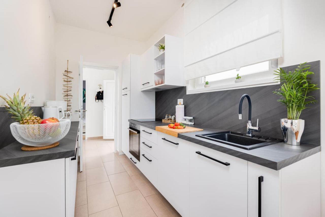 Apartments Come&Stay Punat Bagian luar foto